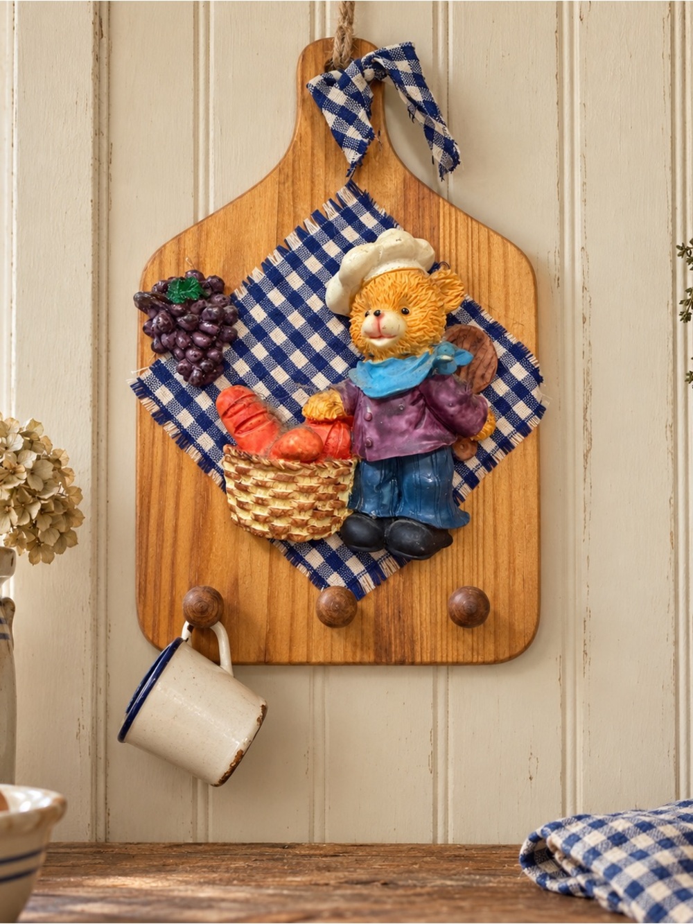 Vintage Baker Bear Wooden Cutting Board Wall Hanging 3 Peg Country Kitchen Décor
